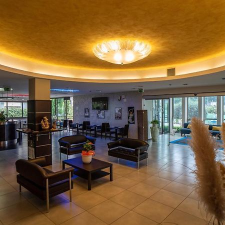 Hotel Insteia ポッラ エクステリア 写真