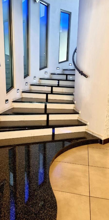 Hotel Insteia ポッラ エクステリア 写真