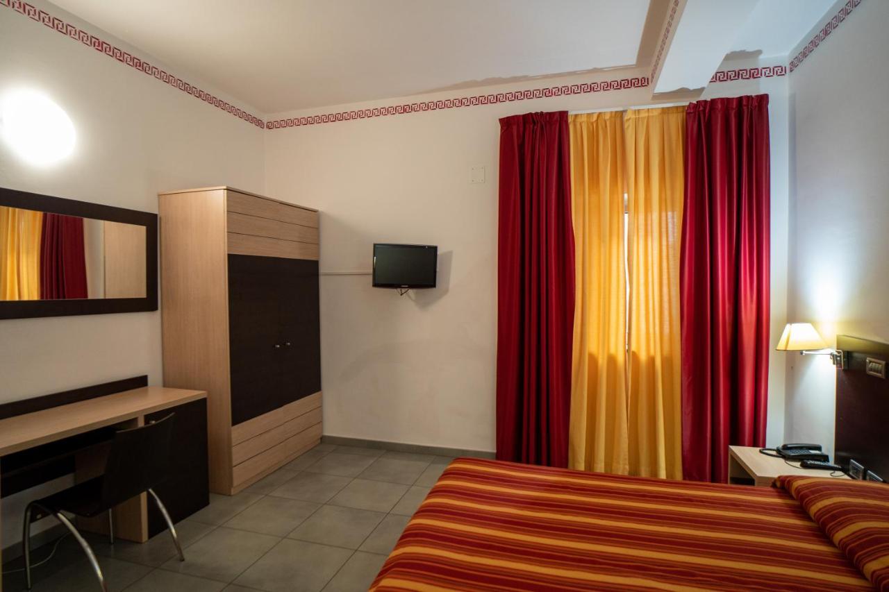 Hotel Insteia ポッラ エクステリア 写真