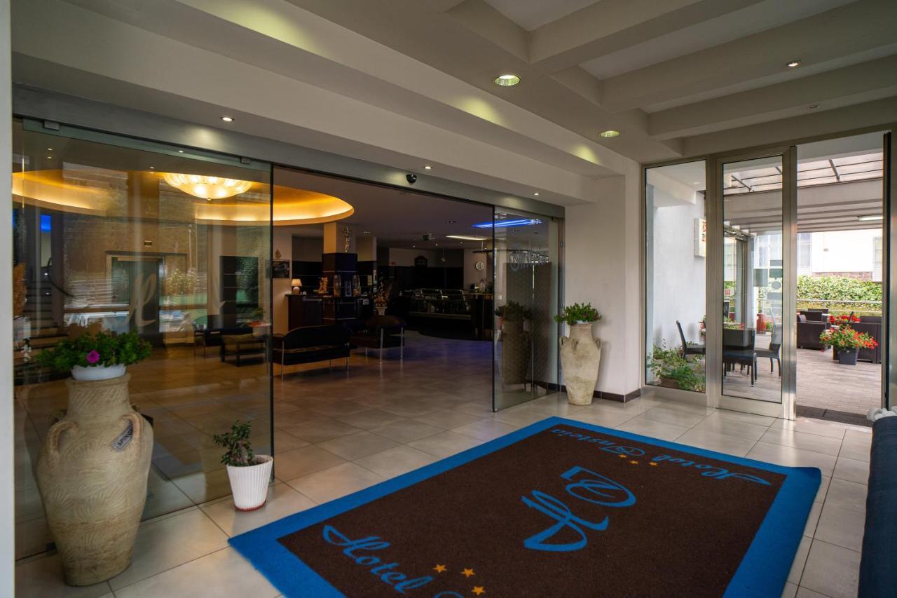 Hotel Insteia ポッラ エクステリア 写真