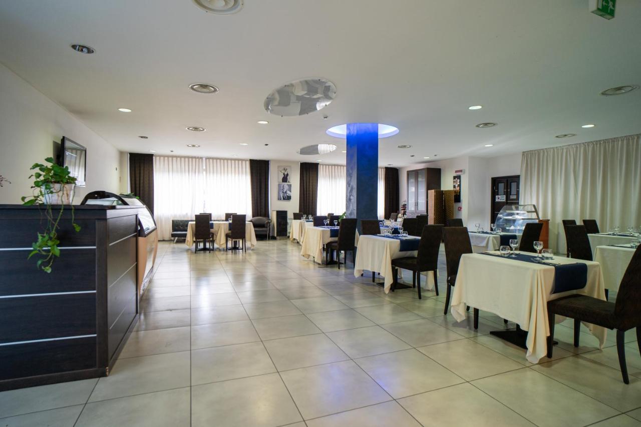 Hotel Insteia ポッラ エクステリア 写真