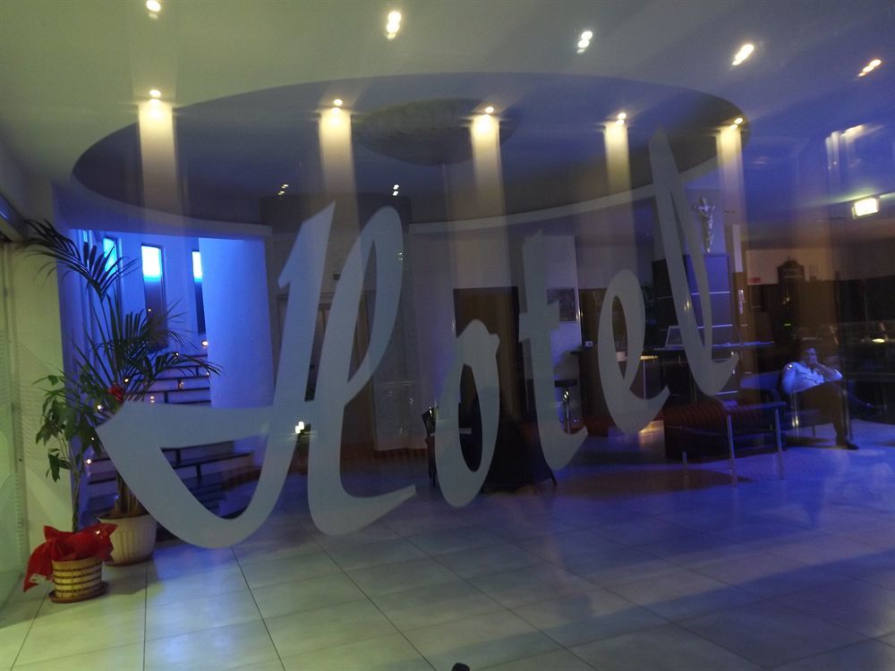 Hotel Insteia ポッラ エクステリア 写真